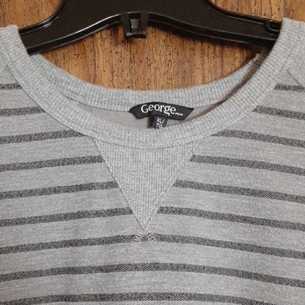 Men's XL George Gray Crewneck Sweater with Stripes